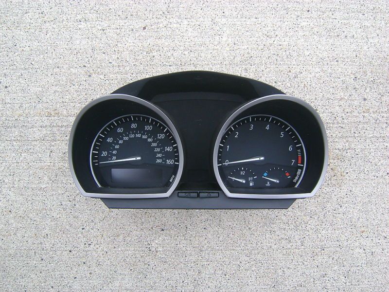 03   05 BMW Z4 E85 E86 INSTRUMENT CLUSTER TACHOMETER 04  