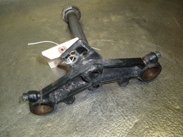 85 HONDA REBEL CMX250 TRIPLE TREE LOWER CLAMP  