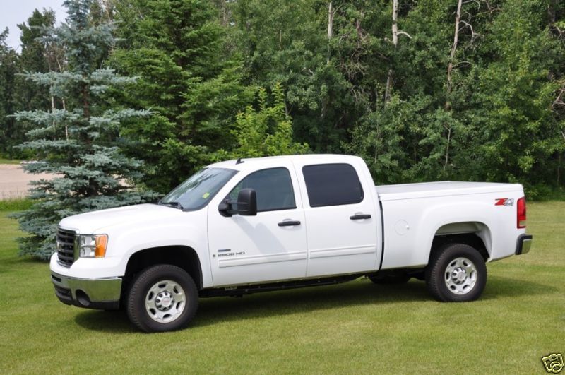 2009 GMC Sierra Rizor Fiberglass Tonneau Cover  