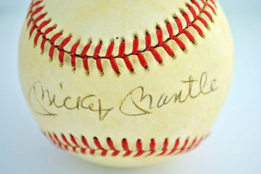   /DNA Auth Autographed Baseball on Rawlings Bobby Brown AL Ball  