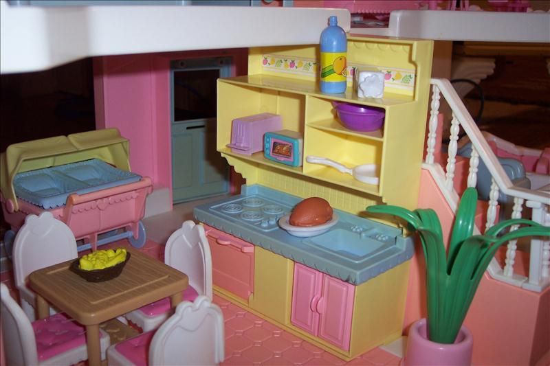 VINTAGE PLAYSKOOL VICTORIAN DOLLHOUSE & 60 ACCESS ~*  