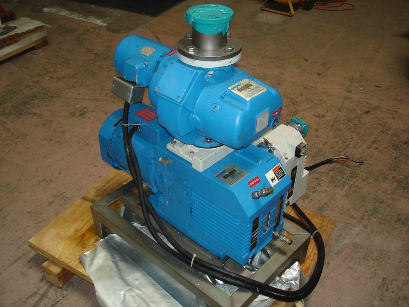 LEYBOLD TRIVAC D40BCS VACUUM PUMP & WSU250 BLOWER  