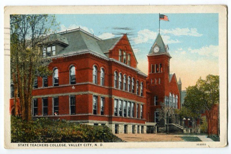 STATE TEACHERS COLLEGE VALLEY CITY ND NORTH DAKOTA VINTAGE POSTCARD 