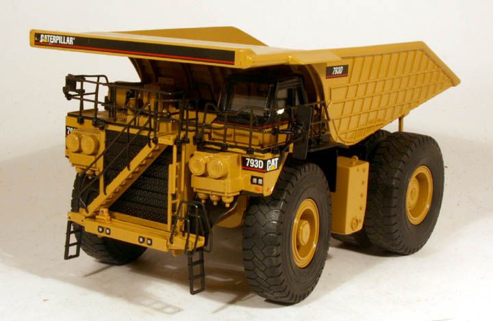   Caterpillar 793D w/High Performance Dump Body (Waffle) 1/50  