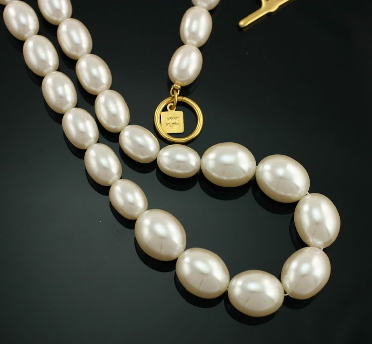 Vintage Anne Klein Chunky White Graduated 15mm Pearl Bead 32 Necklace 