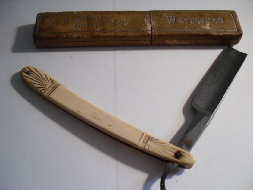 VINTAGE WADE & BUTCHER STRAIGHT RAZOR STAG HANDLES BOX  