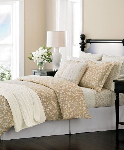 MARTHA STEWART Sandringham Leaves Standard Flannel Sham  