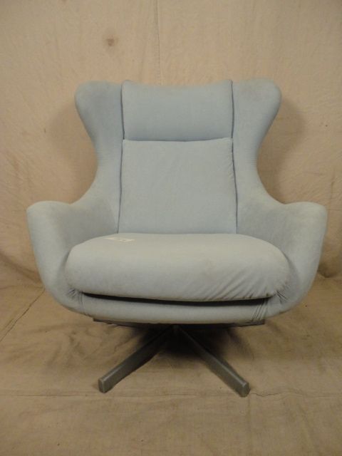   Modern Upholstered Wing Back Swivel Lounge Chair (02506)n  