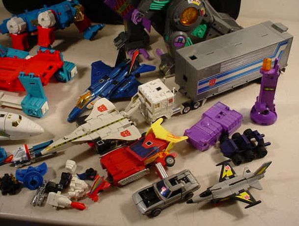 HUGE LOT ORIGINAL 1980S HASBRO TRANSFORMERS TOY FIGURES & PARTS L@@K 