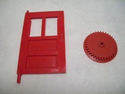 LIONEL 145 OPERATING GATEMAN DOOR AND GEAR  