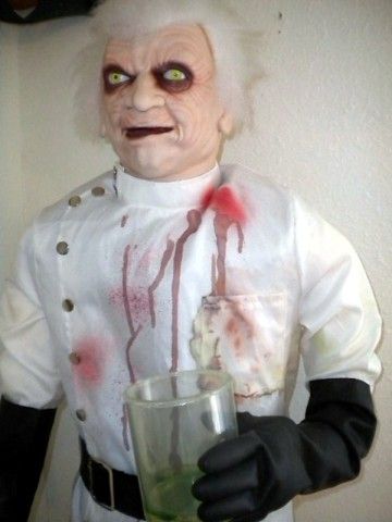 ANIMATED LIFESIZE EVIL DOCTOR SCIENTIST HALLOWEEN PROP  