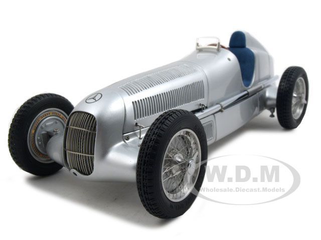 1934 MERCEDES W 25 SILVER 1/18 CMC  