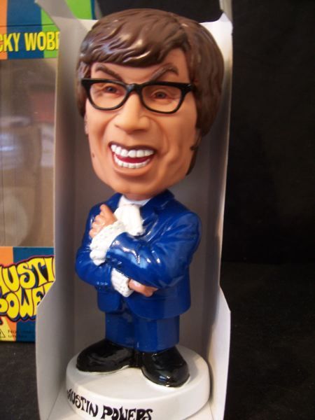 AUSTIN POWERS WACKY NODDER BOBBING HEAD MIB #A1895  