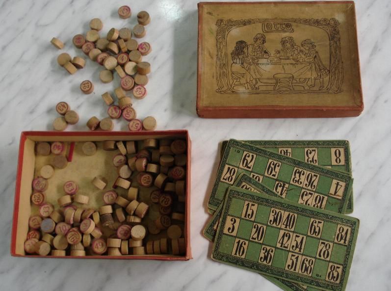 1940s VINTAGE ORIGINAL CHILD GAME LOTTO WOODEN PEACES  