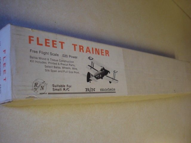 MODELS ** FLEET TRAINER ** F/F MODEL AIRPLANE KIT **  