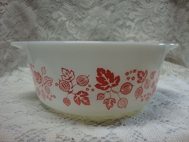 Vtg Pyrex Gooseberry #472 1 1/2Pt Cinderella Casserole Dish  