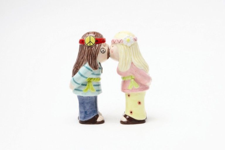 Cute Attractives Magnetic Salt Pepper Shakers Ceramic Hippie Couple 