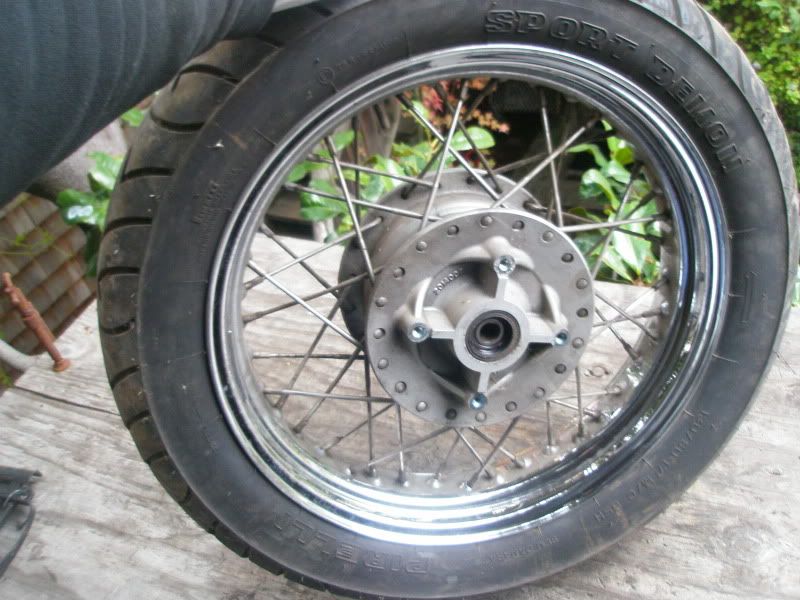 Rear wheel triumph bonneville T100  