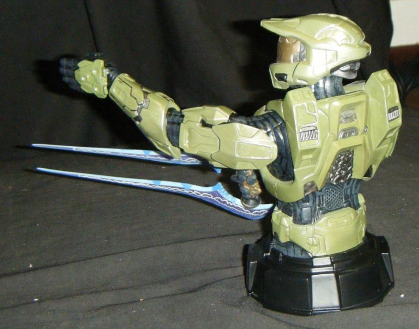 HALO 3 Master Chief Green   Mini Bust   Gentle Giant  