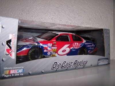 Mark Martin 2006 AAA Diecast NASCAR 1/24 New Car  