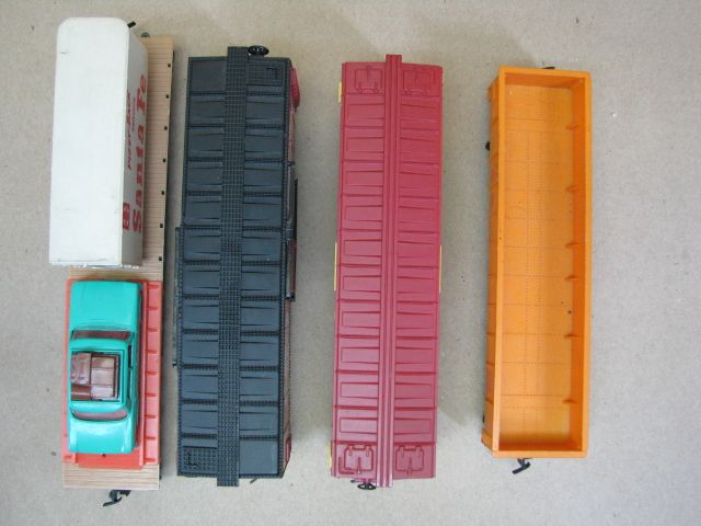 HO model train railroad car Mantua TYCO gondola boxcar Santa Fe 