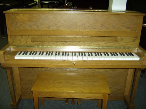 YOUNG CHANG U 116 UPRIGHT IN SATIN OAK STUDIO L@@K  